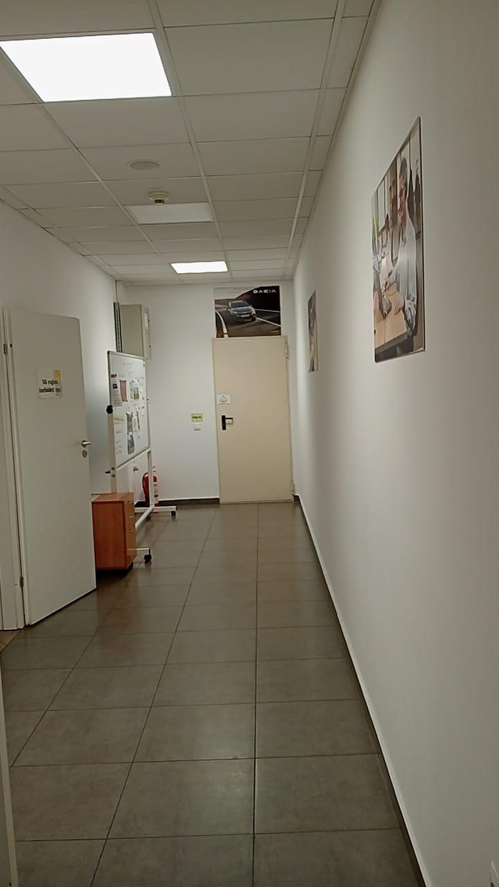 Corp iluminat LED și detector fum pe coridor birouri fabrica piese mici Dacia Oarja