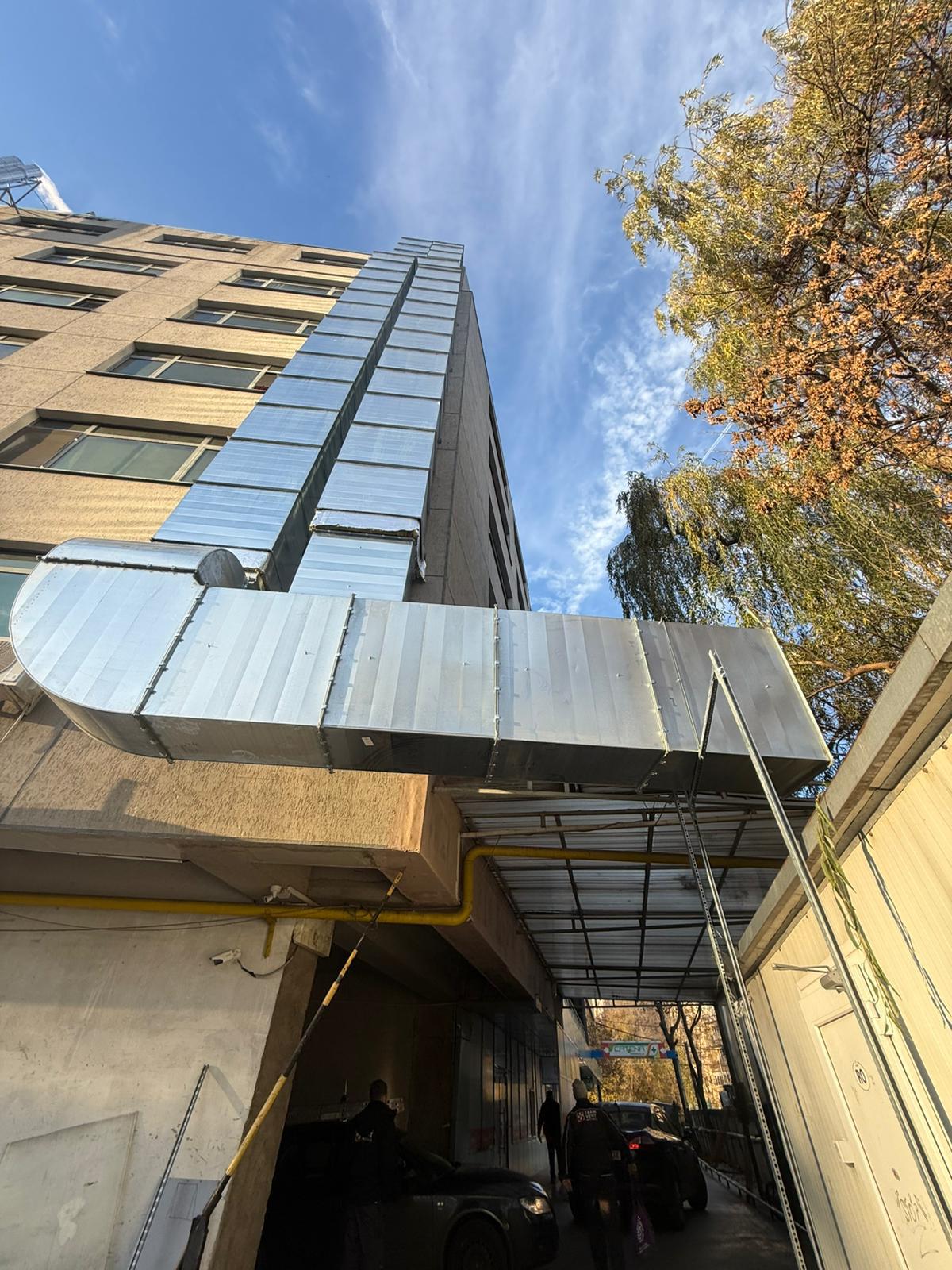 Sistem complet tubulatură desfumare montat pe fațadă Ghencea Business Center