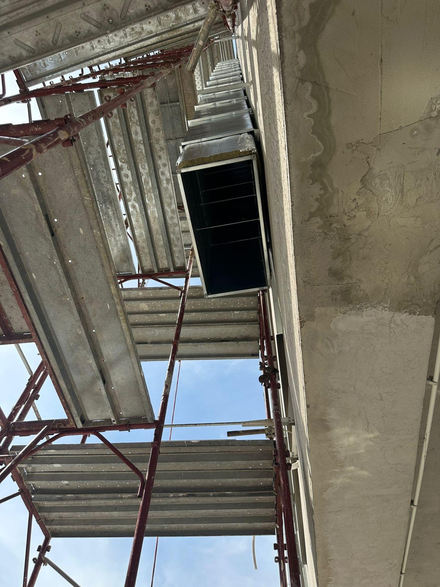 Detaliu îmbinare tubulatură desfumare cu izolație ignifugă