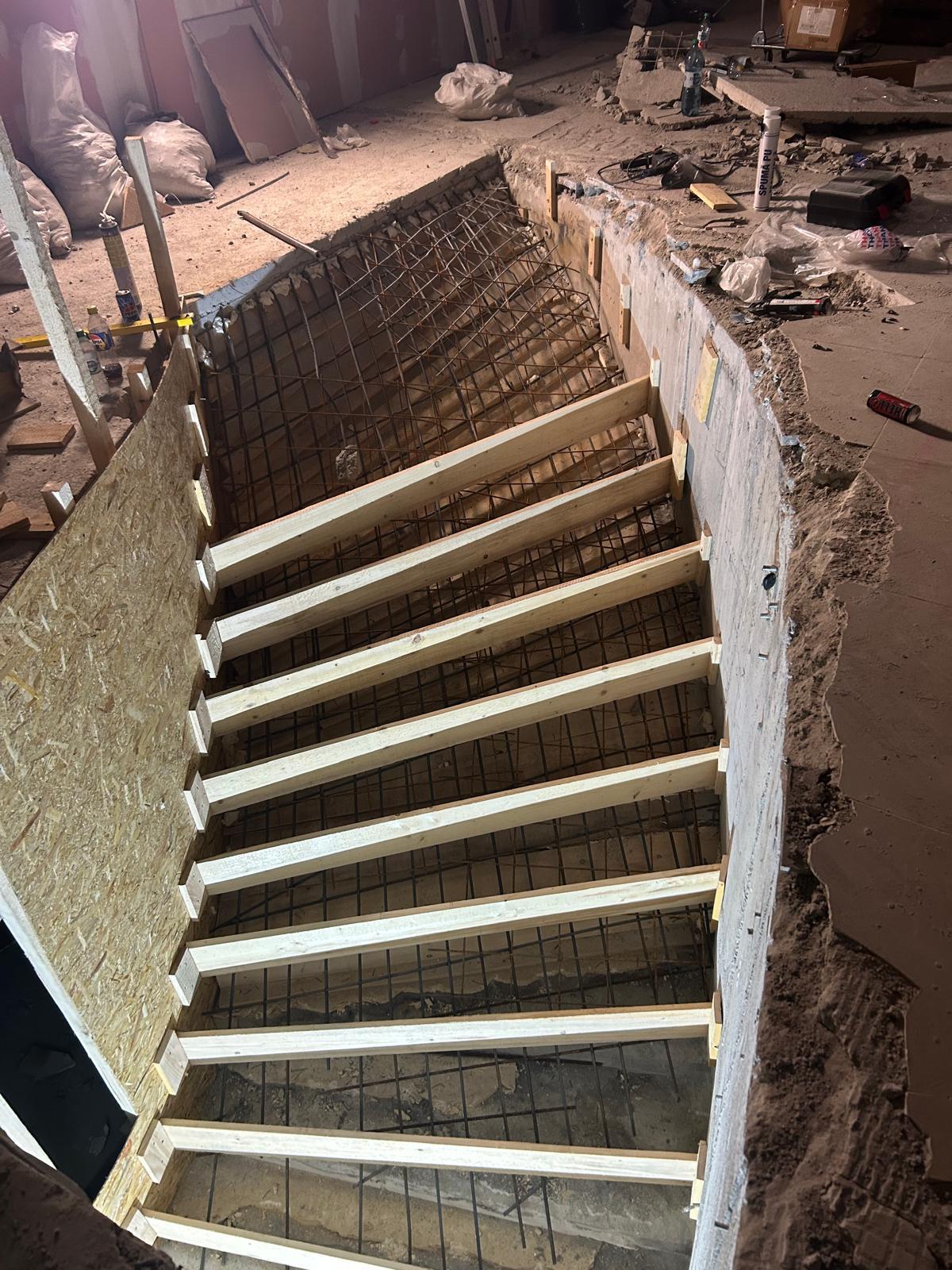 Cofraj trepte scară evacuare cu armătură rebar parcare -2 Globalworth City Office